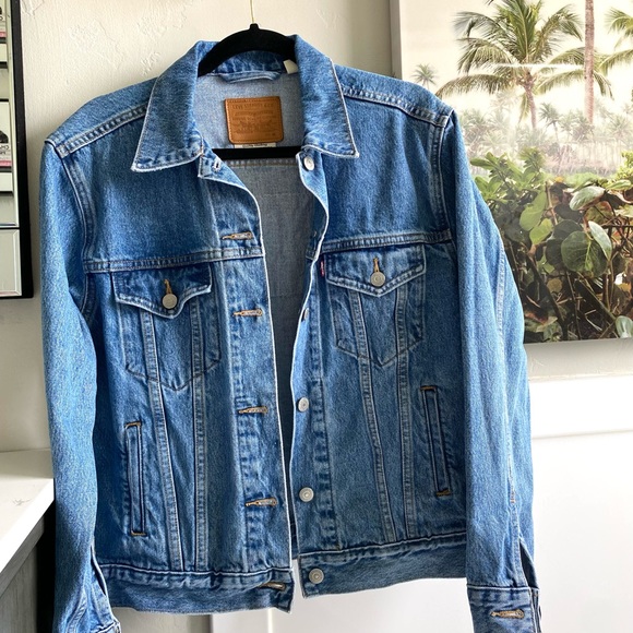 Levi’s denim Jacket - Picture 2 of 4